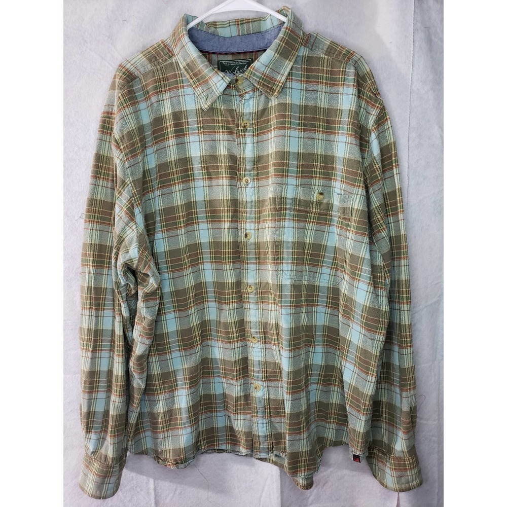 Men's Woolrich 2XL XXL Flannel long sleeved button up shirt.